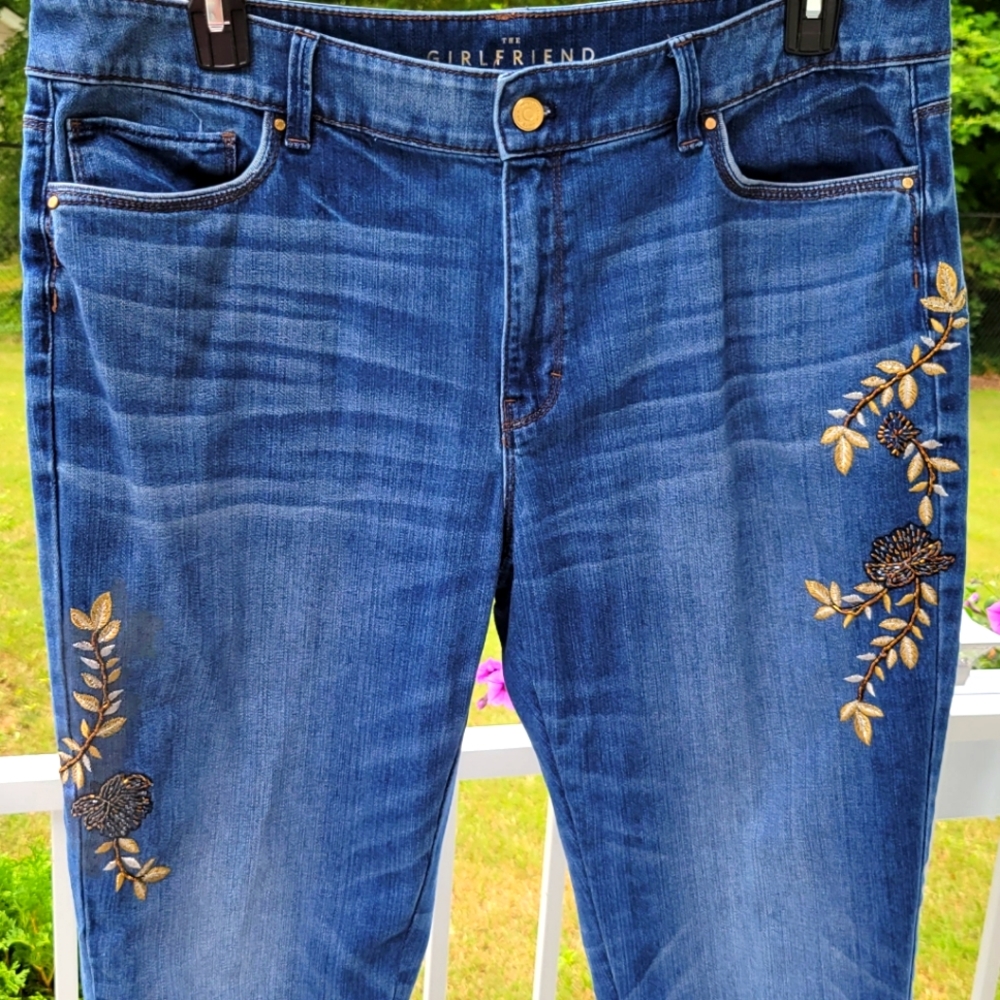 White House Black Market Girlfriend Ankle Jeans